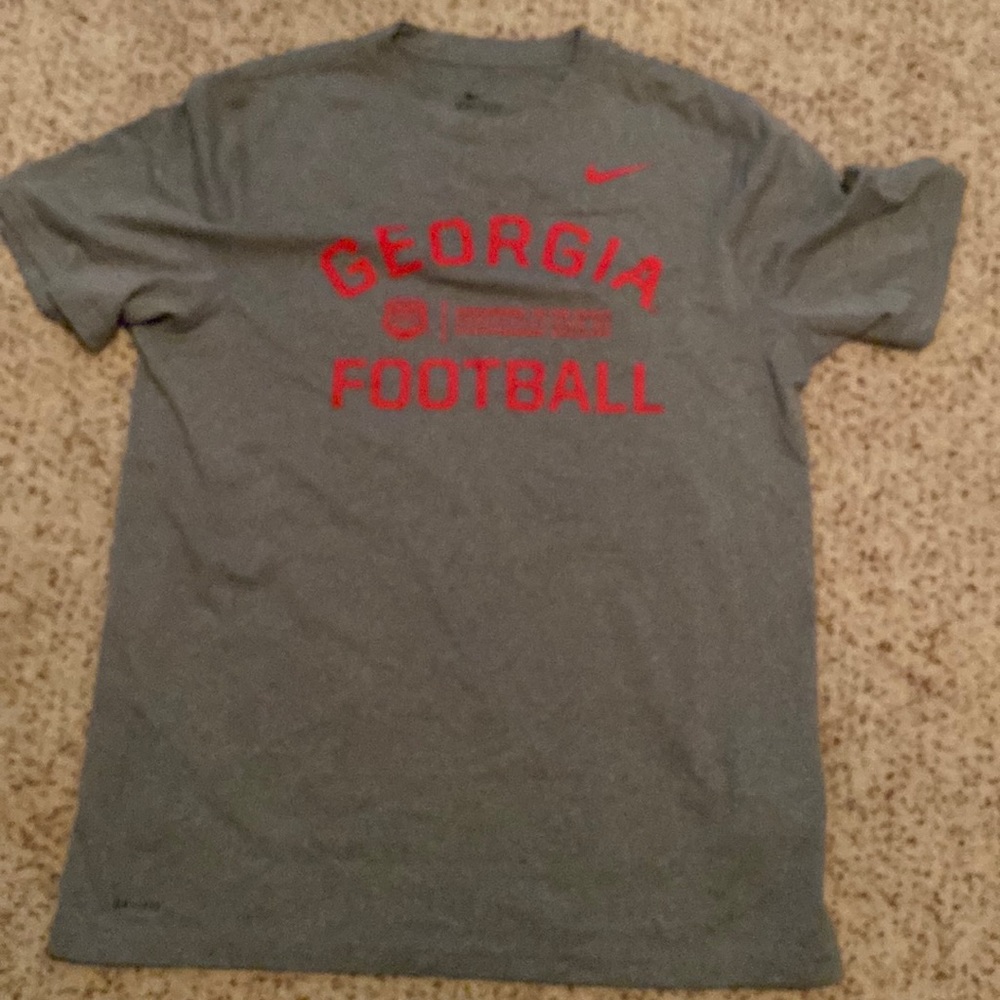 NIKE Drifit Boys shirt UGA Excellent Condition